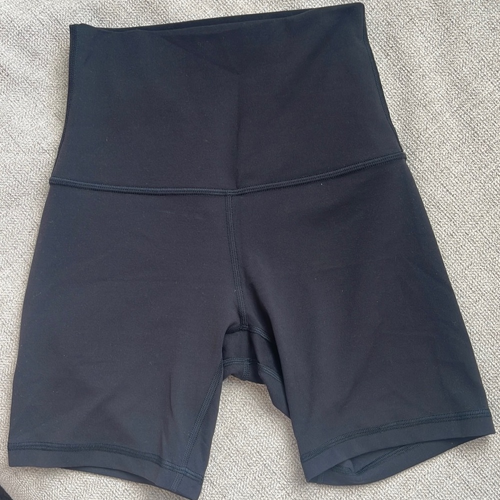 Lululemon align 6 inch bike short